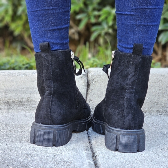 Black Suede Women’s Combat Ankle Boots Heeled Lace Up Side Zipper - Picture 4 of 6